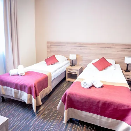 Ośrodek Szkoleniowo-wypoczynkowy Leśnik Ośrodek wypoczynkowy *